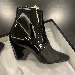 Chanel black booties size 37.5 (Short Boots)